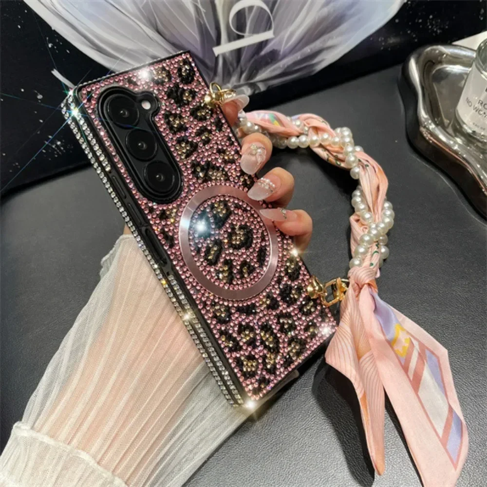 

Hand Chain Wrist Strap Pearl Silk Scarf Phone Case for Samsung Galaxy Z Fold 6 5 4 3 Fold6 Fold5 Fold4 Fold3 Magnetic Back Funda