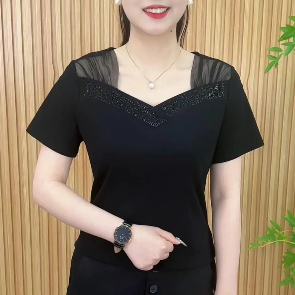 2025 แฟชั่นฤดูร้อนและแฟชั่นใหม่สีทึบลูกไม้กระเทียมไหล่สบายๆอเนกประสงค์ Slim เสื้อยืดแขนสั้นผู้หญิง