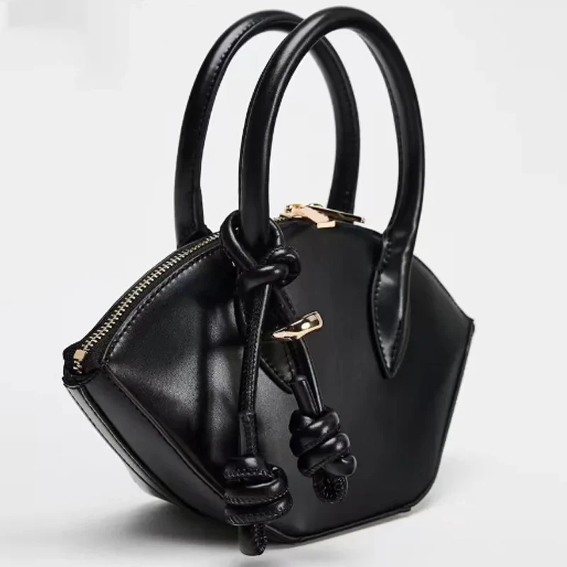 Luxury Designer Shoulder Bag Large Capacity Fashion Women Handbag New Trapezoid Trendy Crossbody Bag Fan-Shaped Bucket Bag