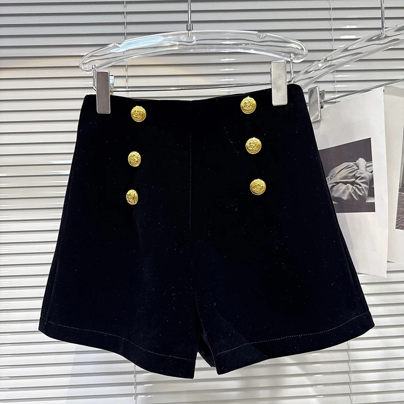 Lichte luxe socialite fluwelen shorts met dubbele rij en metalen gesp voor dames in de winter van 2025, nieuwe veelzijdige slim-fit shorts voor woon-werkverkeer