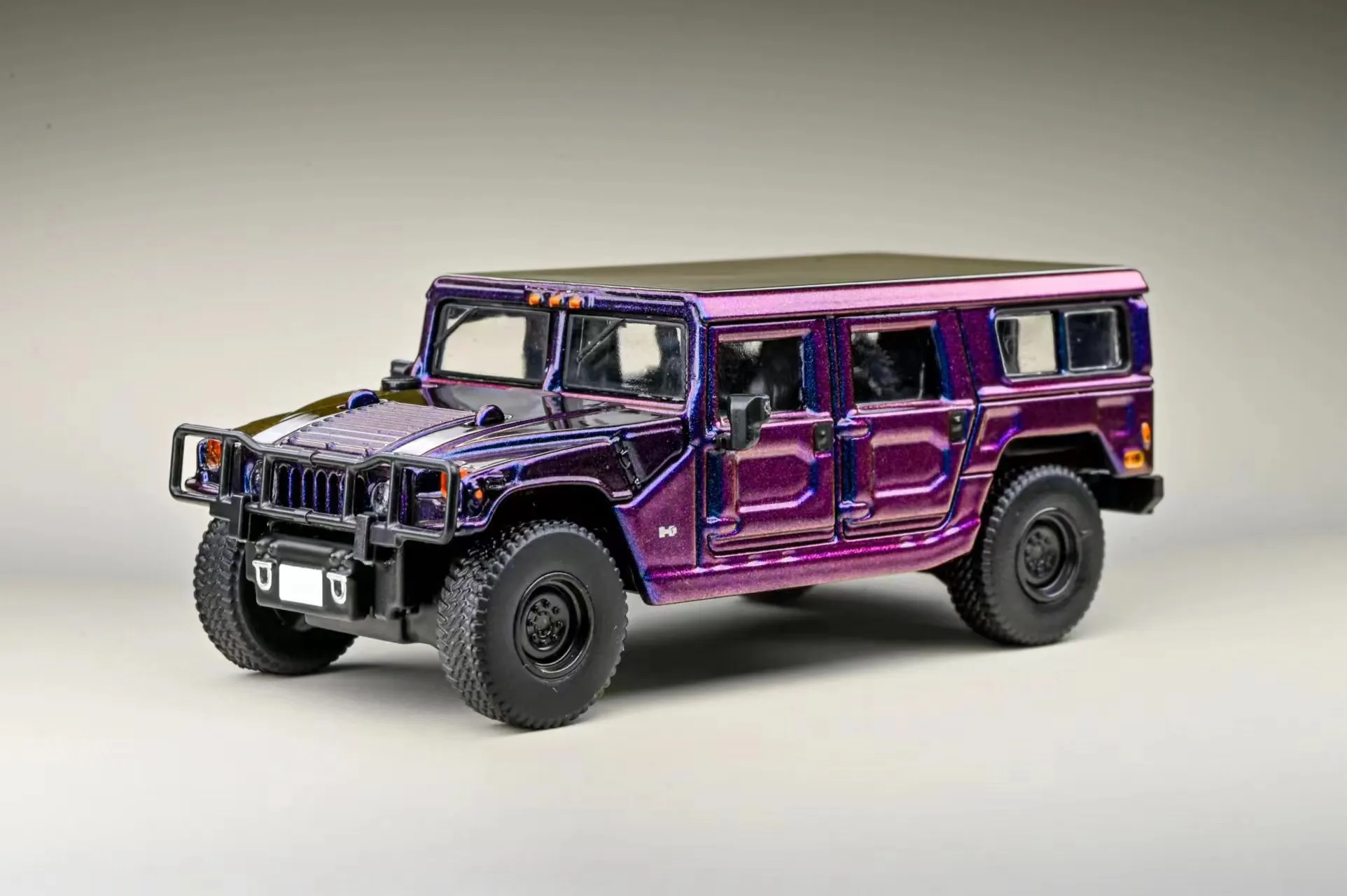 596 Model 1: 64 Hummer H1 Off-Road Vehicle Hood Opens Simulated alloy car model