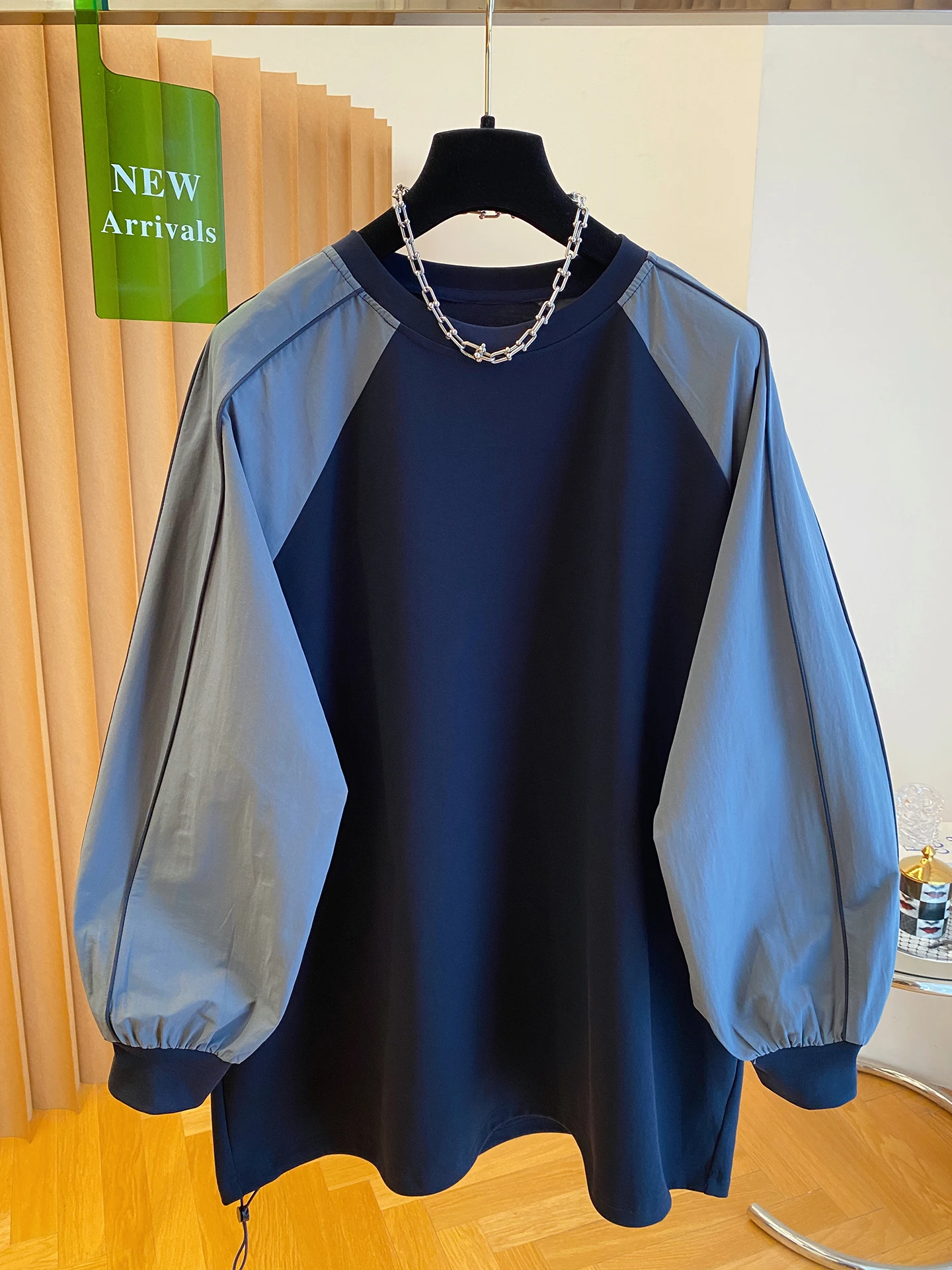 سترة نسائية فضفاضة كبيرة الحجم 300 بو، فريدة وجميلة للغاية، بأكمام طويلة، تصميم عصري مع وصلات، مناسبة للخريف والشتاء