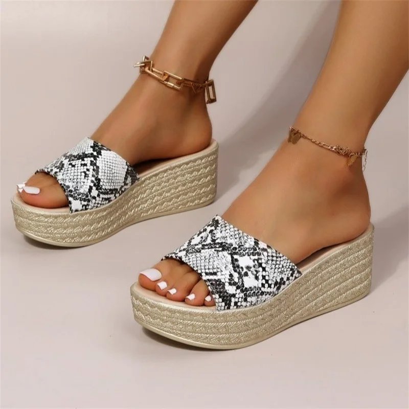 Summer Round Toe Wedge Thick Sole Casual Fashion Sexy Comfortable Fish Mouth Women\'s Sandals Snake Pattern Pantuflas De Mujer