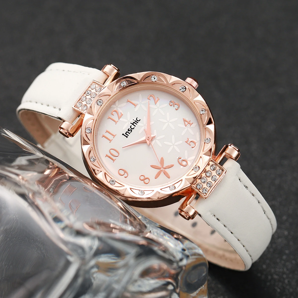 5PCS/Set Women\'s Watch Fashion Flowers Dial Leather Band Quartz Watches Beads Bracelet Set（Without Box）