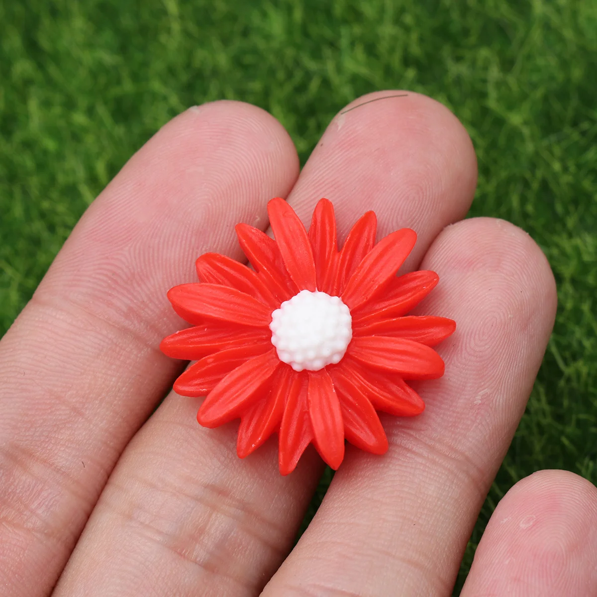 

10Pcs Daisy Shaped Fridge Magnets 2.7cm Cute Cartoon Magnetic Stickers for Refrigerator Home Office Decoration Notes Reminder