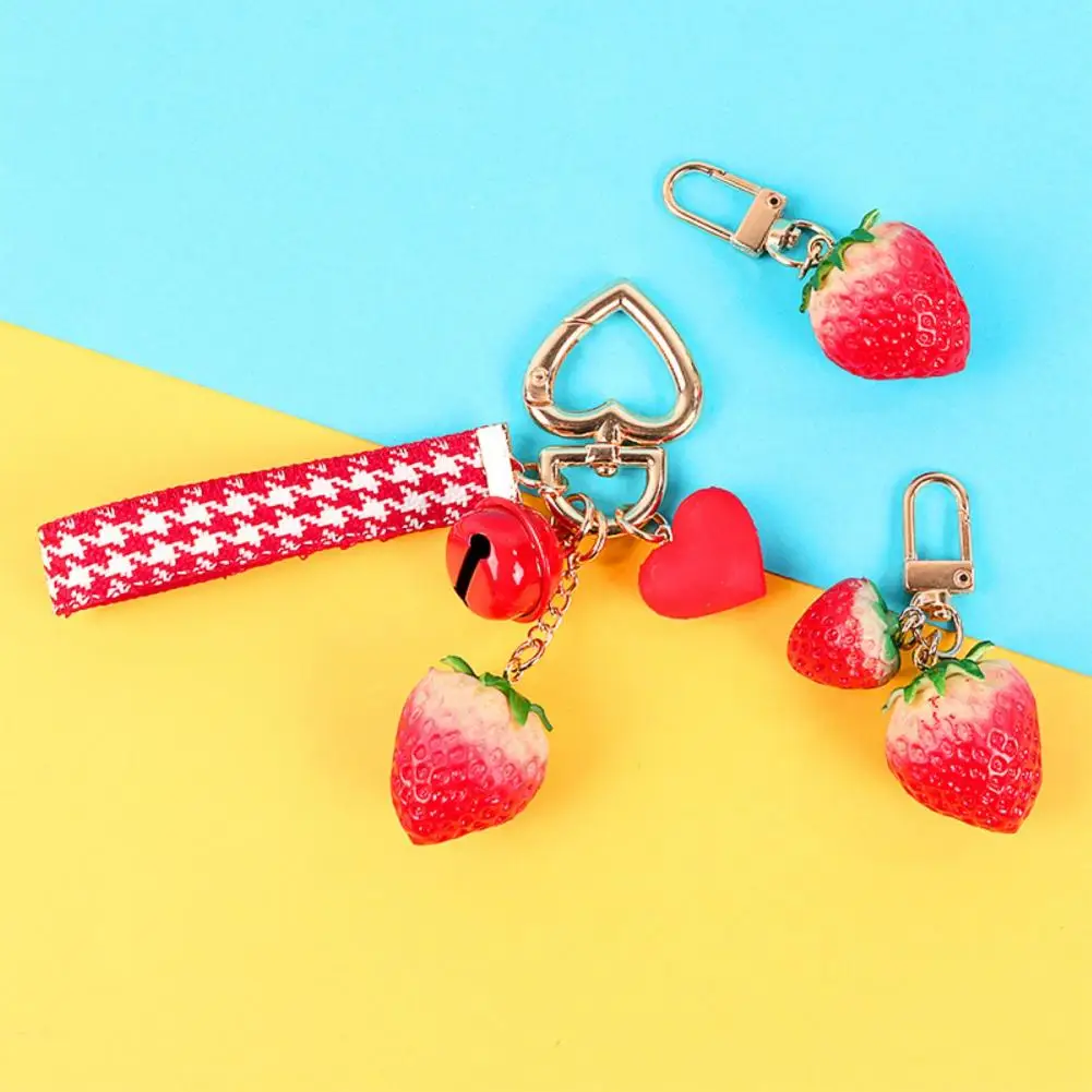 Mini CADENA DE dijes de aplicación amplia que no se decolora, Linda llave, corazón de amor, 3D, campana de fresa, mochila colgante para niña