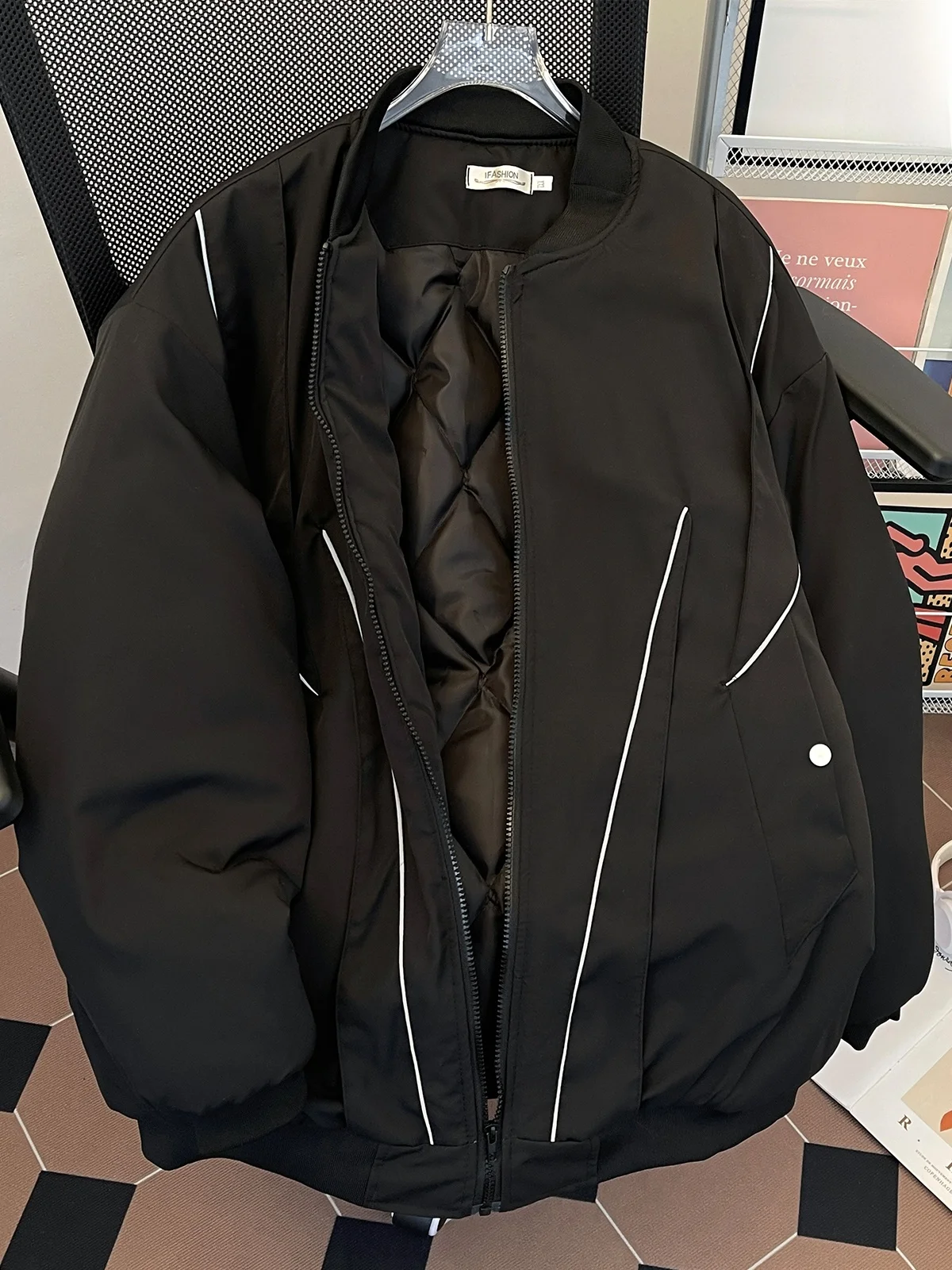 

Мужская утепленная хлопковая куртка 2024 года, зимняя, с воротником-бомбером, повседневная спортивная одежда, ретро-стиль, крутая американская уличная мода, стильное пальто