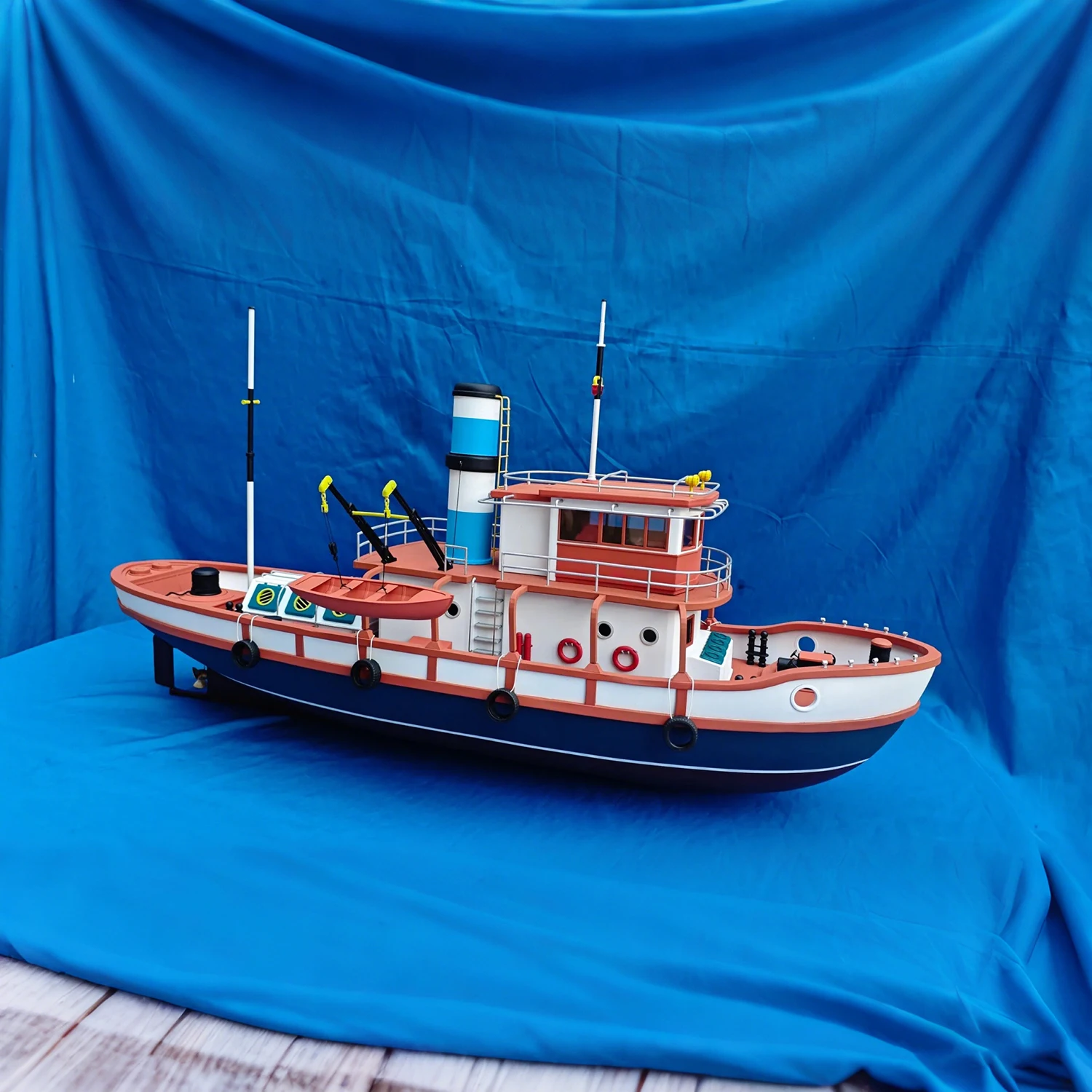 

1/30 RC Ships 98.5cm Simulation Steam-powered Remote Control Tugboat Meticulously Crafted RC Schiffe Model Ship Toy Gift