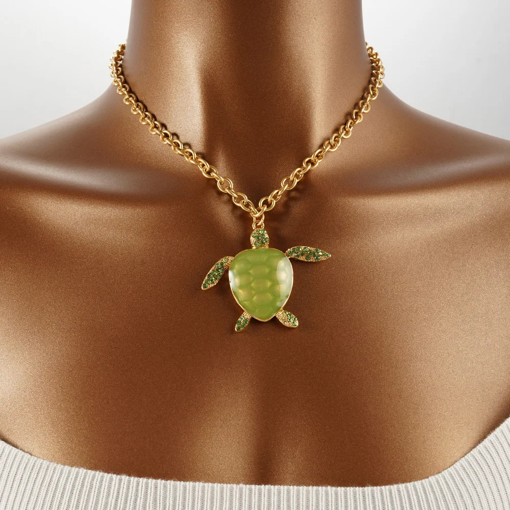 

New Marine Life Necklace Green Turtle Pendant Simple Design Stainless Steel Jewelry Inlaid With Zircon To Give Away