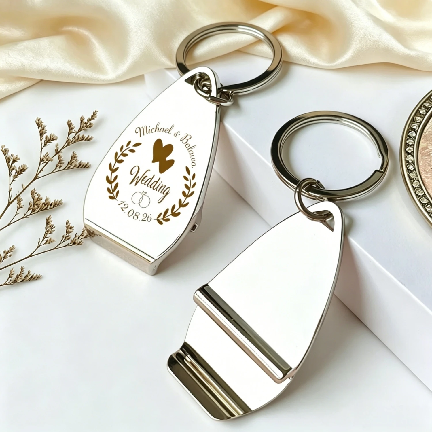 llavero-de-metal-personalizado-abrebotellas-de-cerveza-recuerdo-de-boda-personalizado-llavero-grabado-regalos-para-invitados