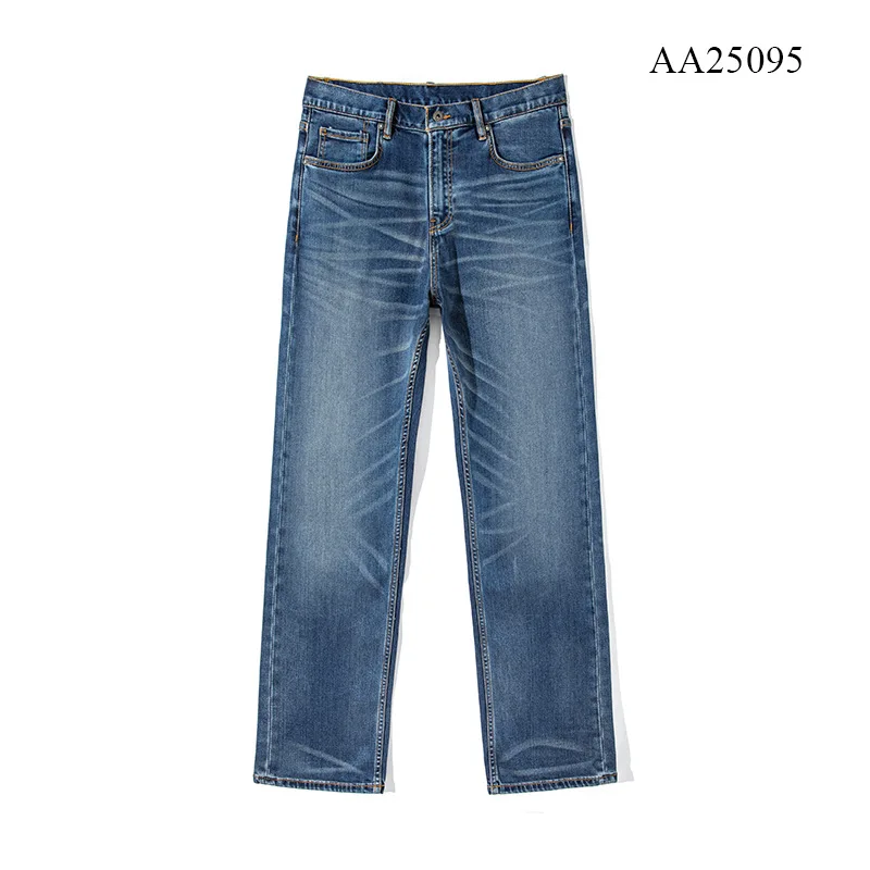 

Американские винтажные джинсы из селвидж-денима с красной кромкой, слегка эластичные, с жатой текстурой, 3D-эффектом и рваными деталями, прямого кроя, зауженные.