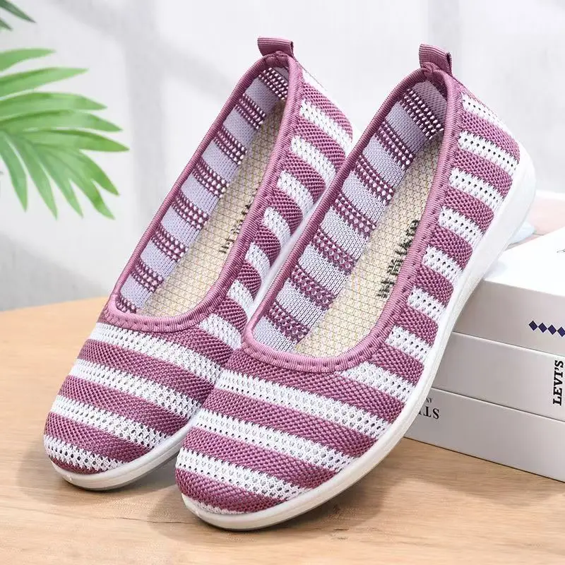 2024 New Women's Summer Mesh Casual Sports Shoes Soft Sole Non Slip Breathable Light Slip On Walking Shoes Elderly Shoes