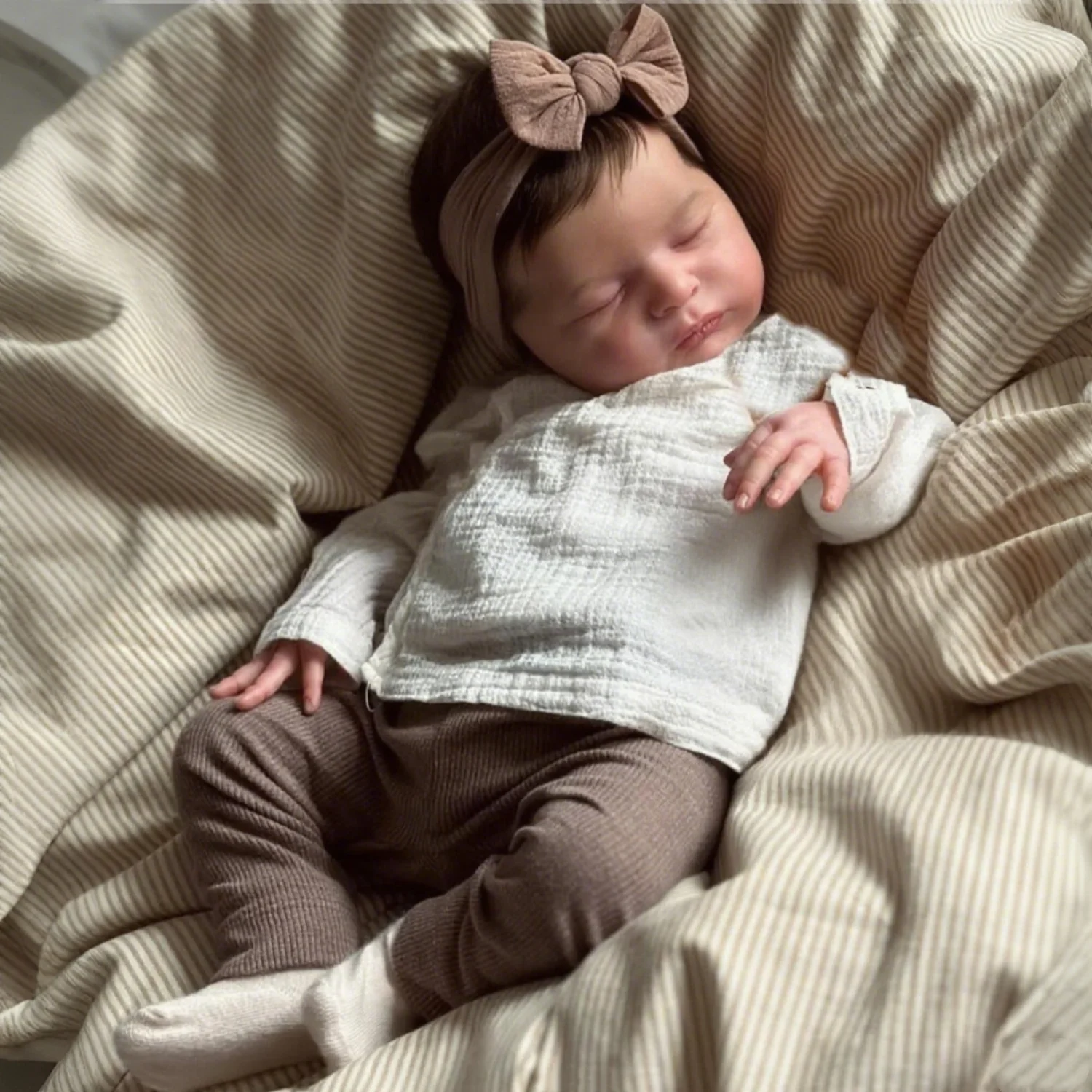 

BZDOLL 50 CM Reborn Baby Sleeping Doll Toy with Soft Cloth Body Lifelike Doll 3D-Paint With Visible Veins Collectable Doll Gift