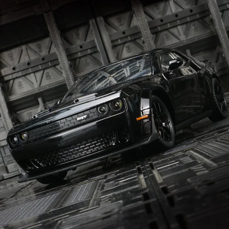 1:24 modelo de carro esportivo de liga Dodge Hellcat, portas e capô do motor, porta-malas pode ser aberto para brinquedos infantis