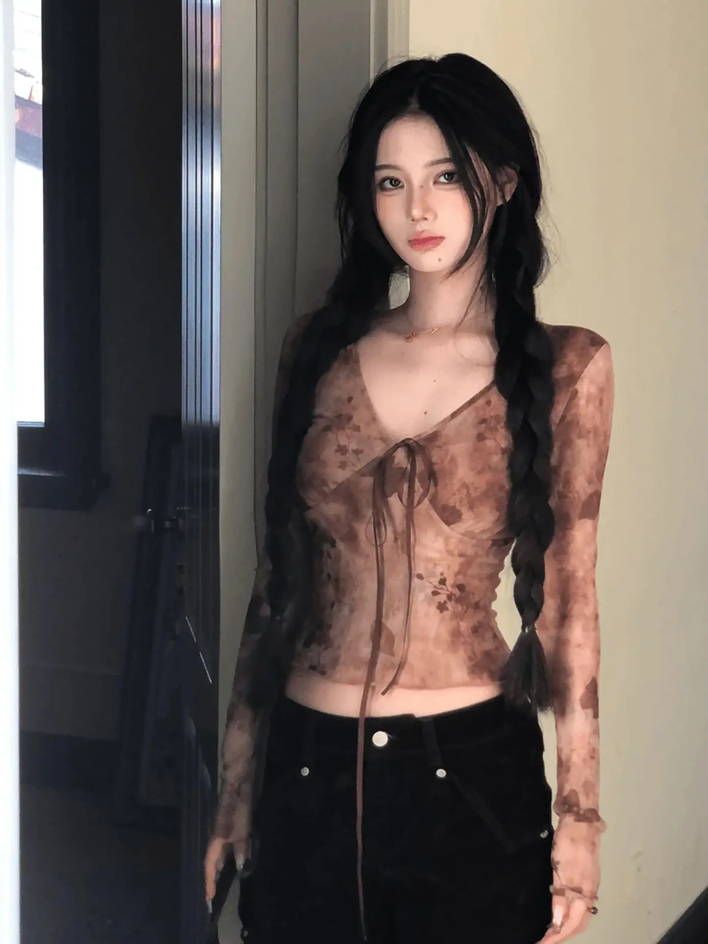 2026 Spring and Autumn New V-neck Smudged Neckline Lace-up Cross-splicing Pleated Long-sleeved Fashion Versatile Mesh Top