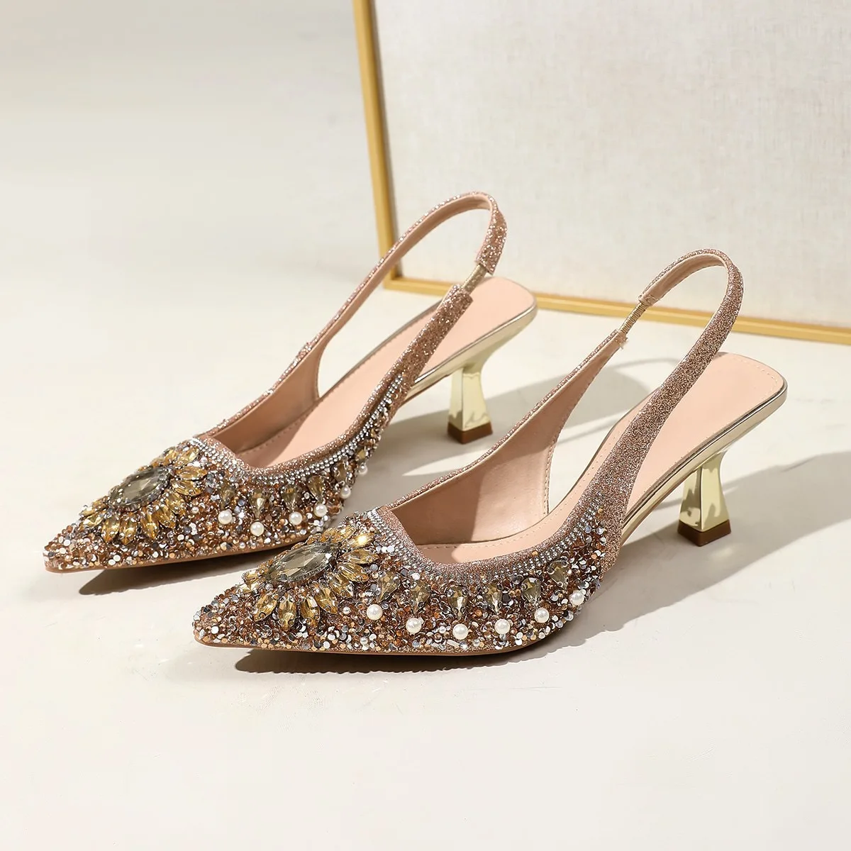 

Fashion Crystal Sequined Bowknot Women Pumps Sexy Pointed Toe High Heels Wedding Prom Bridal Shoes Ladies Sandals 9cm