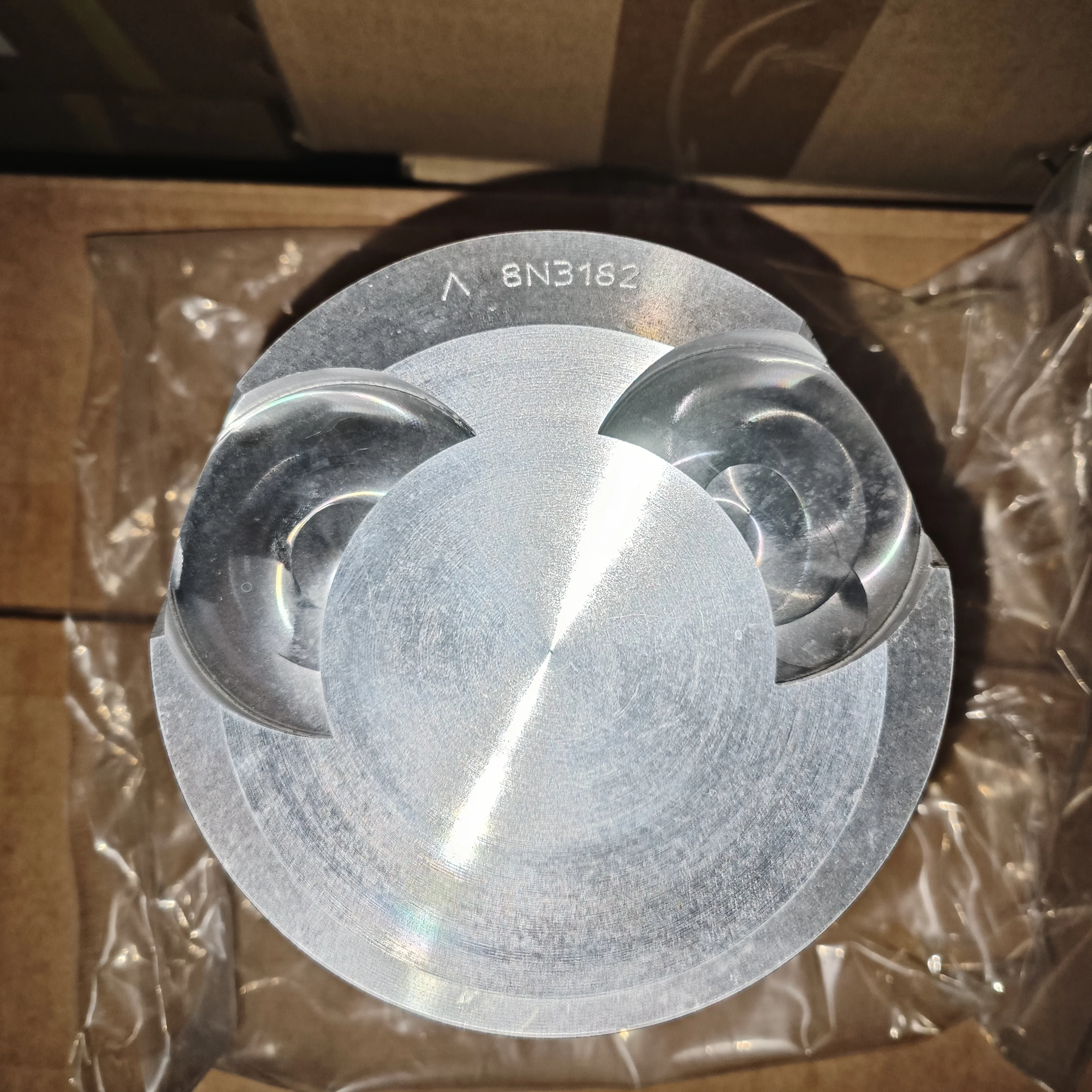 

Комплект поршней и поршневых пальцев для грузовиков Guangzhou JCAR Piston Factory 3304/3306 8N3182