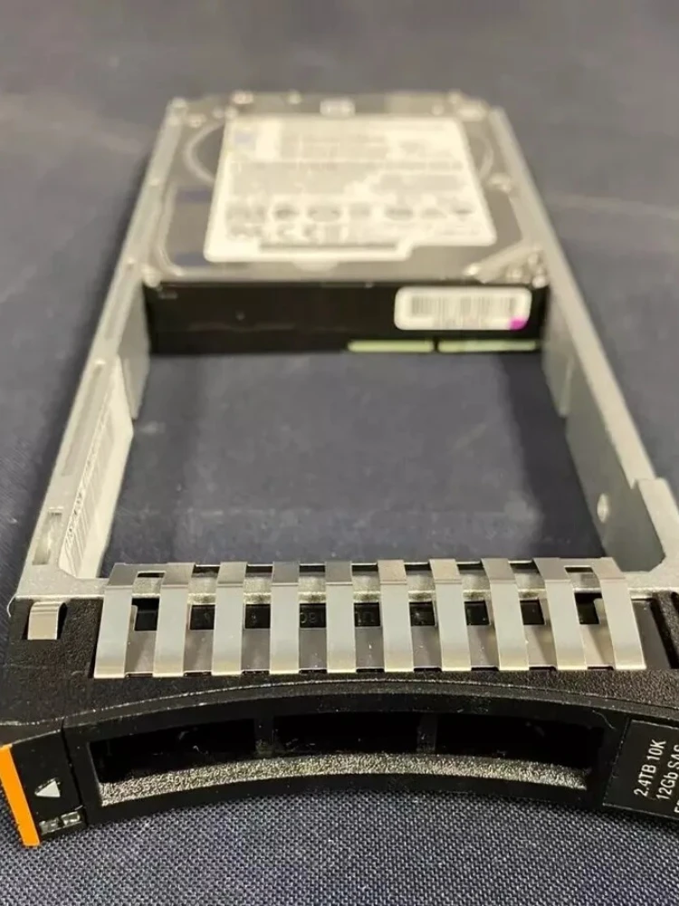 01YM198 01YM200 01YM203 IBM/Lenovo 2.4TB 10K SAS 12G V5000 HDD -