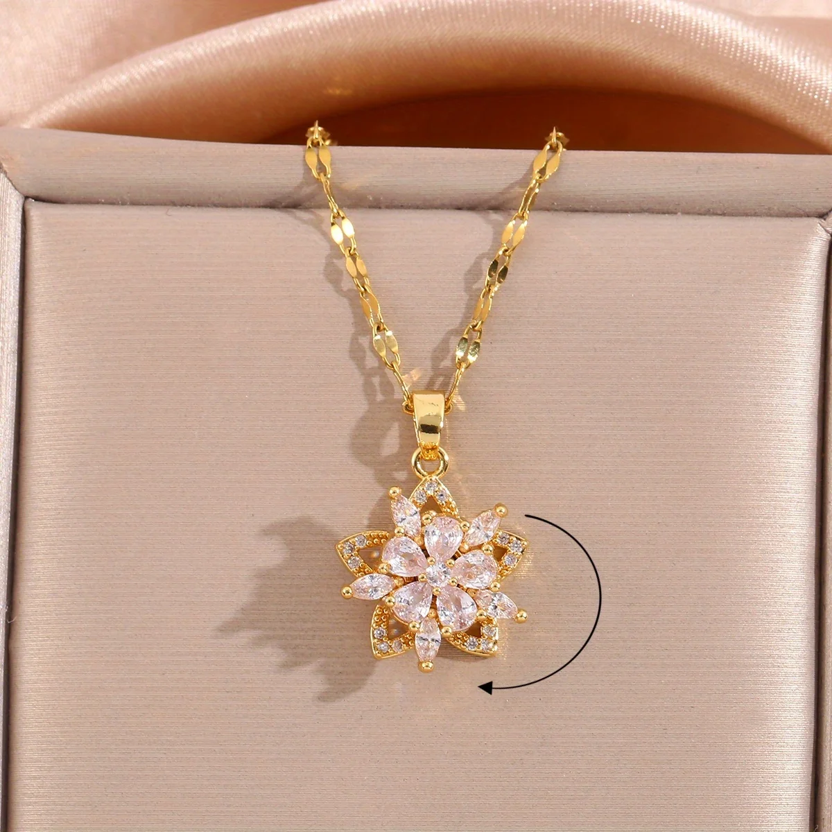 360° Rotating Transparent White Star-shaped Five-petal Flower Pendant Necklace, Romantic and Stress-relieving Plant Jewelry Gift