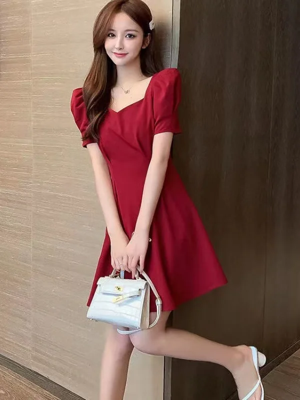 French Careful Machine Open Back Square Neck Bubble Sleeves Red Dress for Women 2023 Waist Reduction for Slimming Style ZFCM