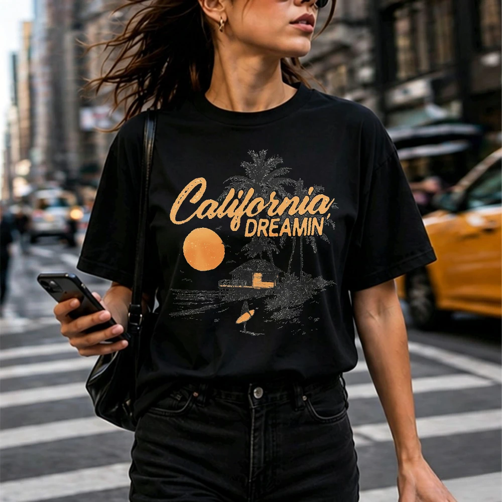 Women California Dreamin Surf Palm Tree Beach Graphic T Shirt Vintage Retro Sunset Coastal Print Short Sleeve Tee Soft Cotton