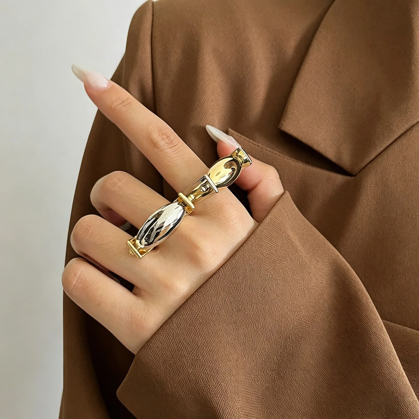 Unique Design Contrast Color Mechanical Adjustable Open Ring for Women, Gold Silver Tone High End Statement Band Ring