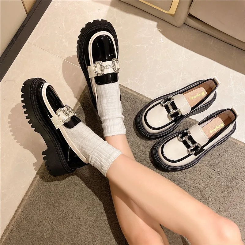 

Spring and Autumn New Thick-Soled French Retro Loafers British Style Retro Wide-Toe Shallow Mouth Leather Shoes for Women