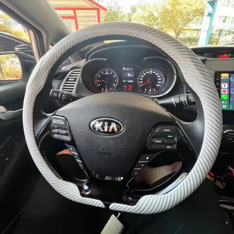 

Для Kia Stonic Niro Forte5 Venga Cerato K9 Carens Ray K2 EV5 EV9 Чехол на руль Кожаный чехол из углеродного волокна для автомобиля