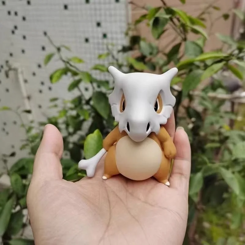 Pokemon Anime Figure Pocket Monsters Cubone 8 cm Cute Action Figure Ornamenti montati su auto Decorazione modello Giocattoli per bambini Regali
