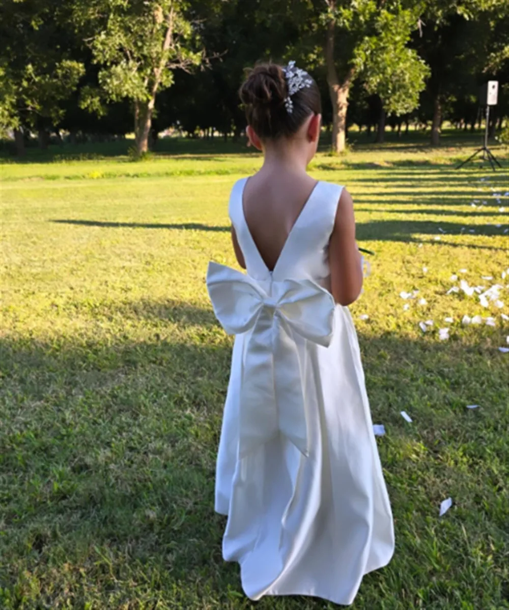 

Elegant Flower Girl Dress for Wedding Satin Lovely Sleeveless Bow Fluffy Kids First Communion Dress Princess Birthday Present