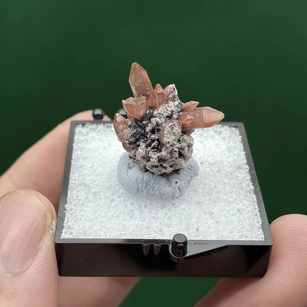 A2-1A أحجار التوباز الطبيعية والبلورات عينة تعليمية معدنية الحلي ديكور المنزل صندوق الحجم: 35*35*35 ملم #5