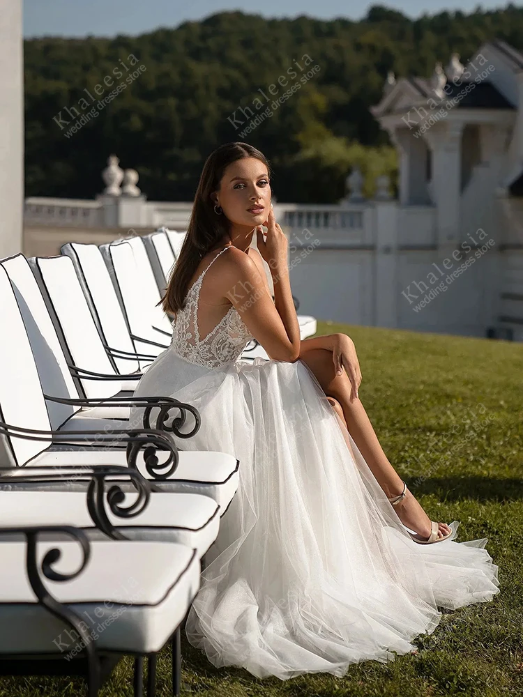 Abiti da sposa classici Una linea di tulle Abiti da sposa a strati Applicazioni di pizzo Senza maniche Backless Abiti da sposa Personalizzati 2025