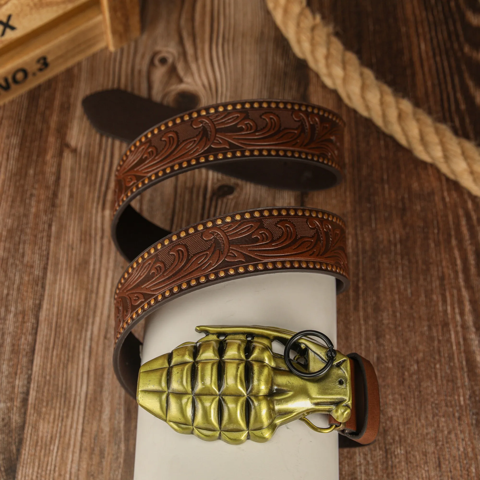 Simulierte dreidimensionale Granate, Schnalle aus Zinklegierung, Phönixschwanzmuster, PU-geprägter handbemalter Gürtel, Unisex-Gürtel – Detail 2
