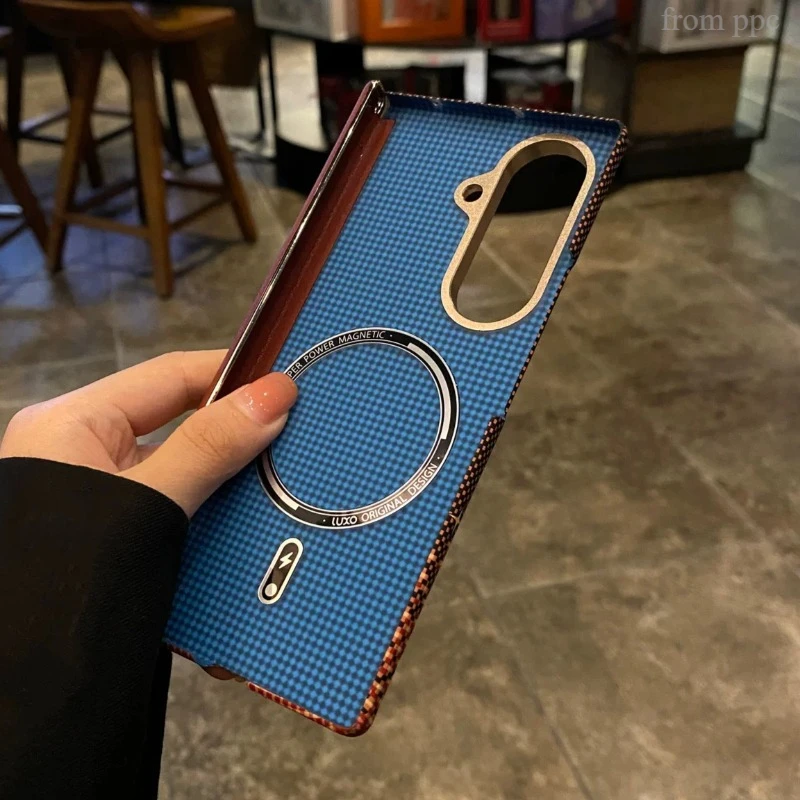 Etui na Samsung Z Fold 7 6 5 z teksturą włókna węglowego, PC, magnetyczne, z obsługą bezprzewodowego ładowania, osłona na obiektyw aparatu, pancerne etui na ekran składany. — zdjęcie produktu 6