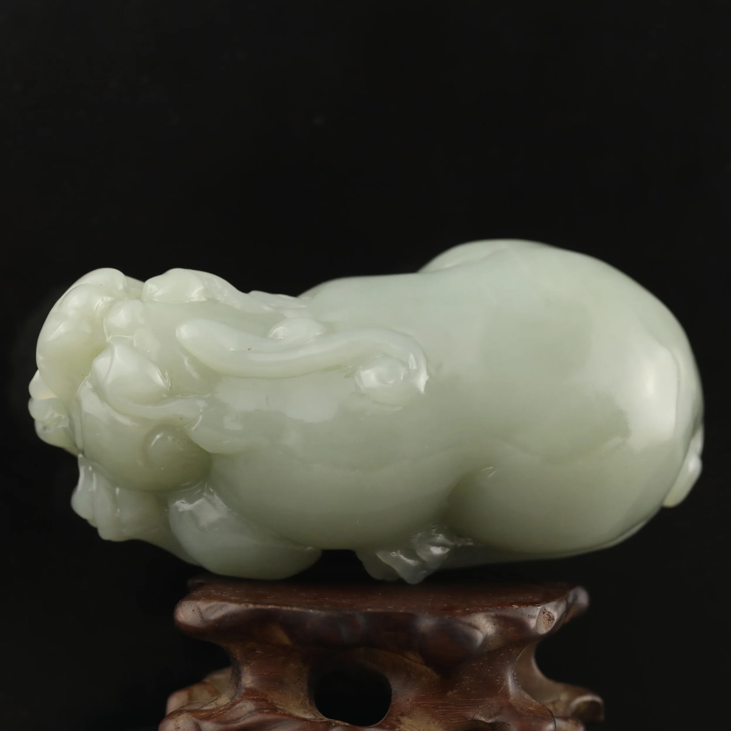 China natural hetian jade hand-carved statue dragon pi xiu pendant d15