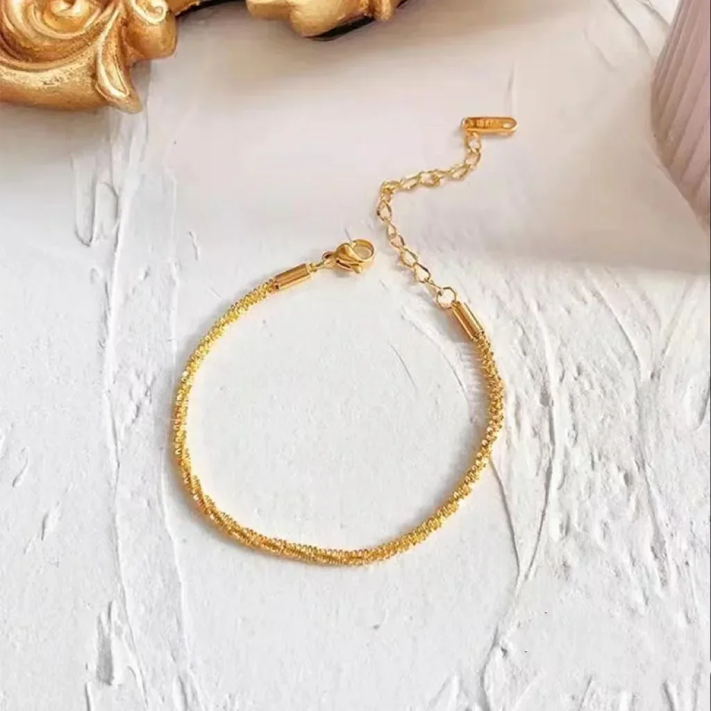 A new type of light luxury and niche silver necklace for women, a collarbone chain and a starry sky