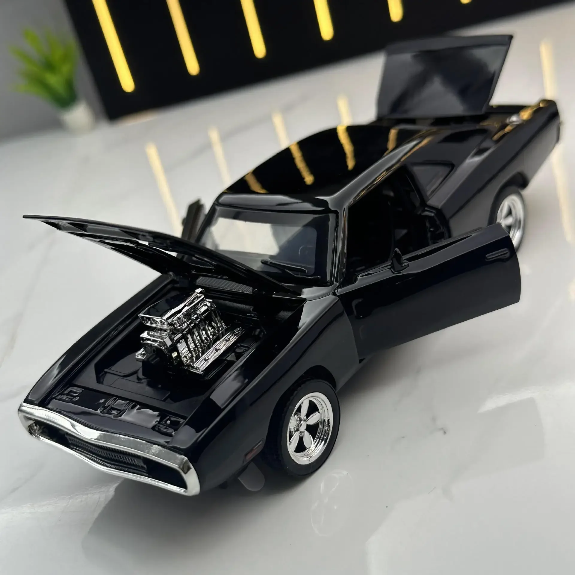 1:32 Model Muscle Car z odlewu Dodge Charger 1970 z miniaturową zabawką świąteczny prezent dla chłopca ze stopu światła