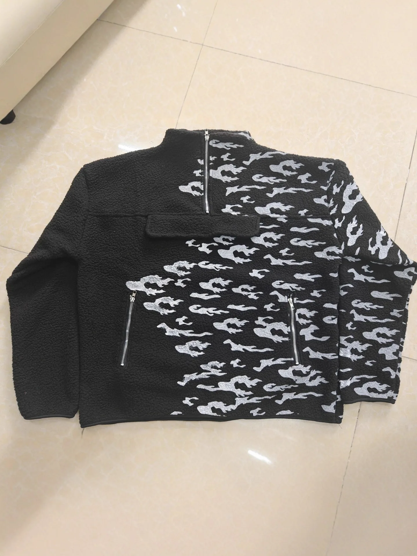 Giacca in pile Sherpa con tasche con cerniera Stampa patchwork Felpa pullover unisex ampia Capispalla casual elegante