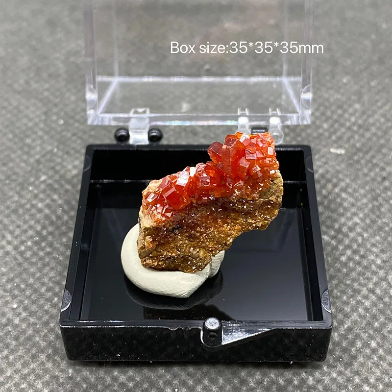 

100% Natural Vanadinite mineral specimen quartz crystal specimen Collection Stones Gem collection +Box size：35*35*35mm