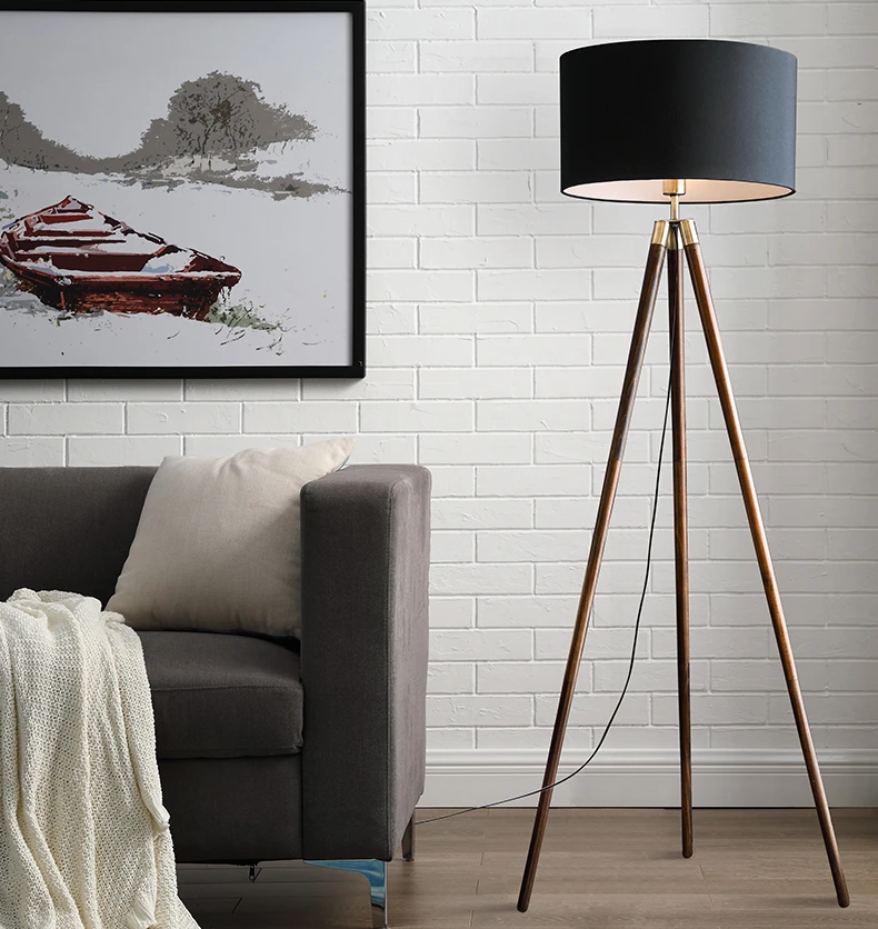 Lampada da terra treppiede in legno americano semplice Post-moderno soggiorno divano lampada da terra Nordic Household camera da letto luci verticali