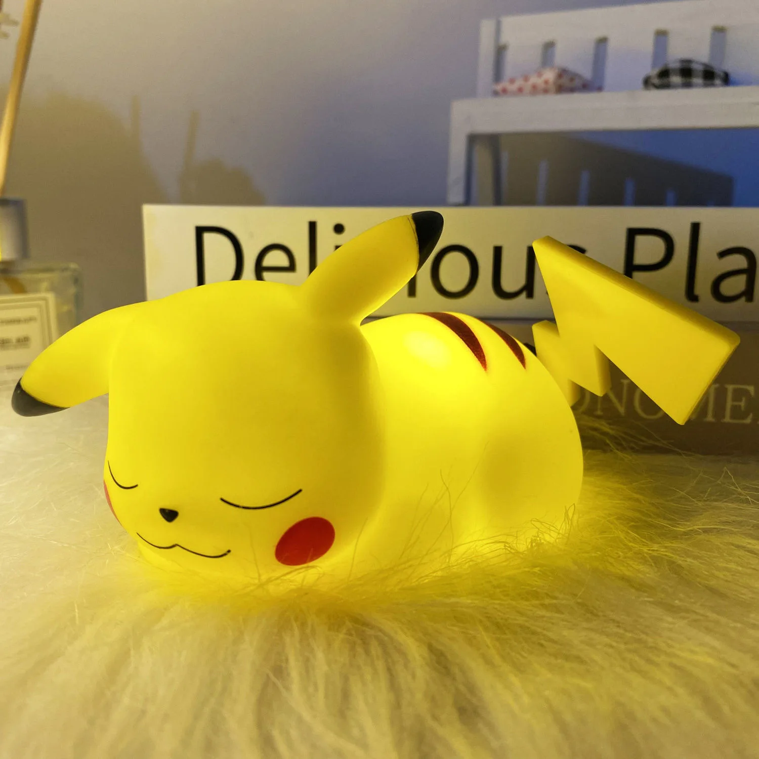 Pokemon Pikachu lampka nocna śliczne Anime miękkie światło sypialnia lampka nocna LED dekoracja pokoju zabawki dla dzieci na prezent