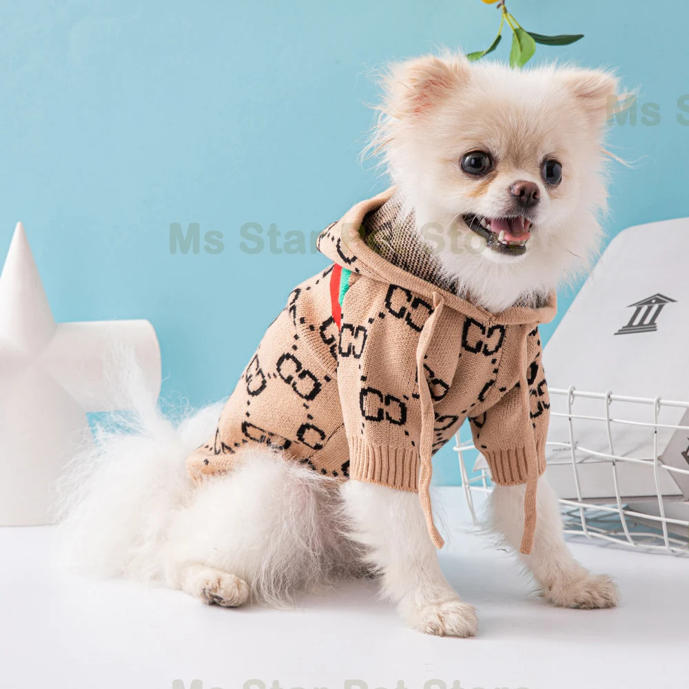 High-quality trendy pet sweater Yorkshire Chihuahua small and medium-sized dog thickened hooded fashion dog clothes in stock.