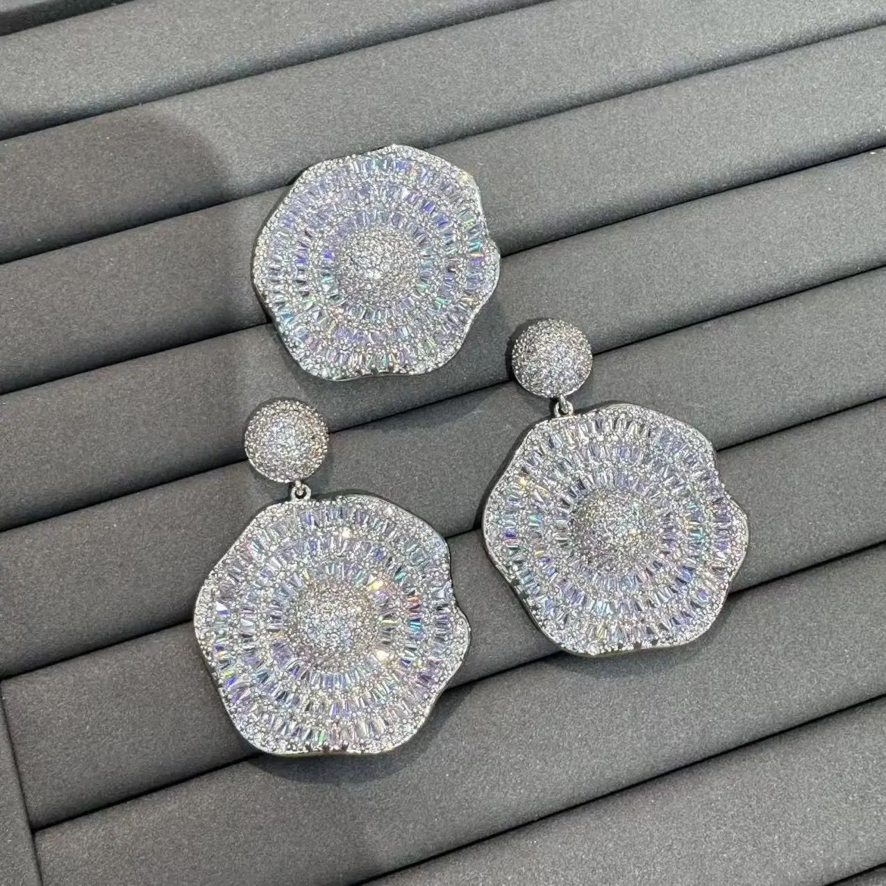 Luxury Zirconia Earrings and Ring Women Jewelry Fushia Silver Gold Color Round Pendant Earrings Ring Dinner Party Wedding