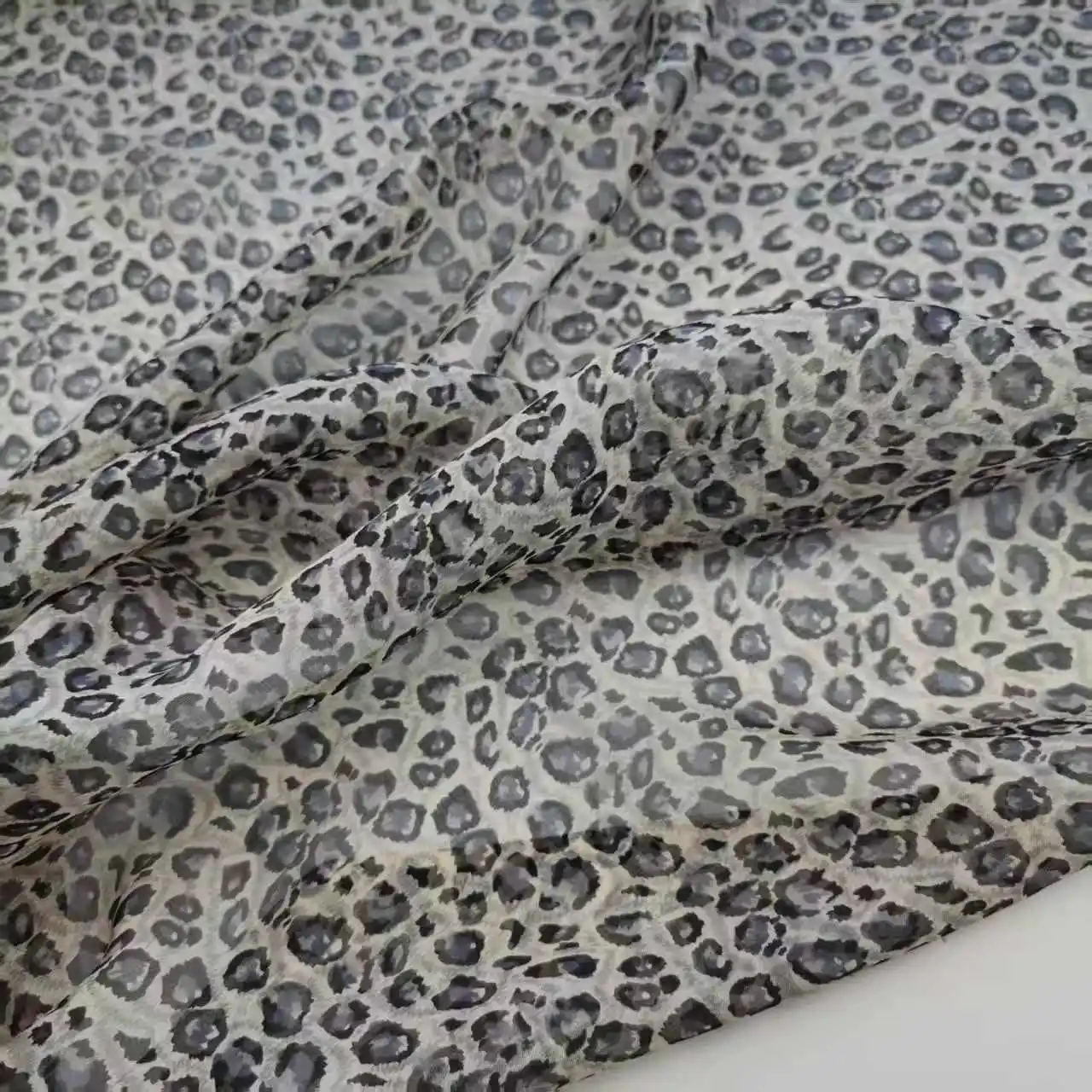 Super Offre Tissu Fin en Soie Naturelle Léopard 100% Soie pour Robe, Écharpe et Matériel de Couture DIY