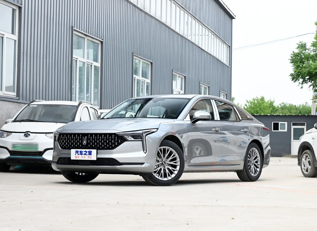 2024 Bestune B70 Китайский дешевый двигатель 1,5 т, бензиновый автомобиль и бензиновое топливо, левое рулевое управление, автоматические новые энергетические транспортные средства, используемый автомобиль