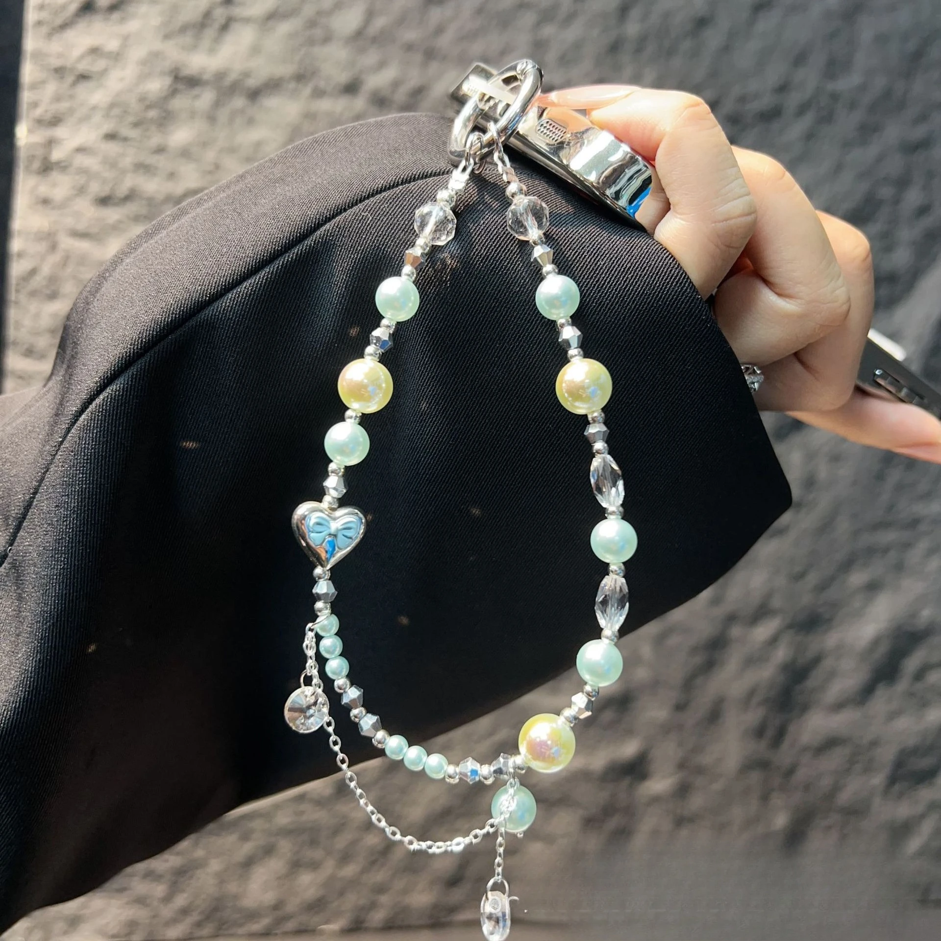 

Изысканная цепочка для телефона с жемчугом и бантом, высококачественный сплав, аксессуар в форме сердца, подвеска-бант, женская бисерная цепочка для телефона