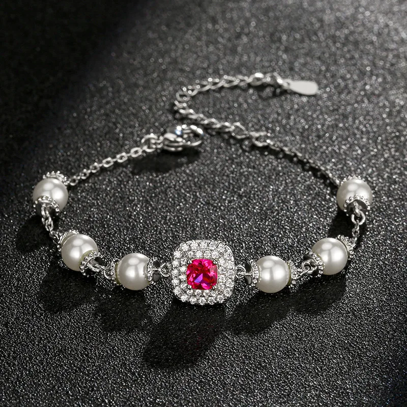 

Fashionable and simple pearl zircon bracelet for Women Plated