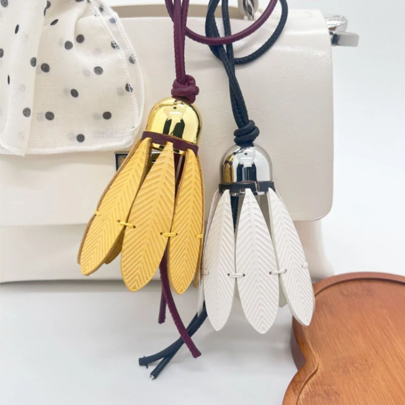 

Badminton Cow Leather Bag Charm White Keychain Bag Pendant Decoration High Luxury Girl Gift Bags Accessories