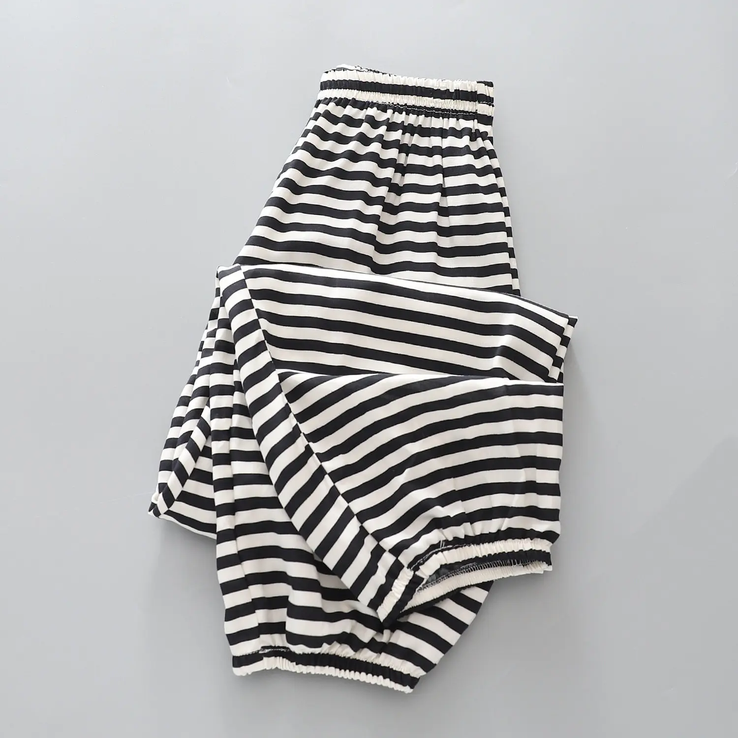 

Summer lightweight breathable cotton and silk children's and adults' loose casual pants with mosquito repellent function for out