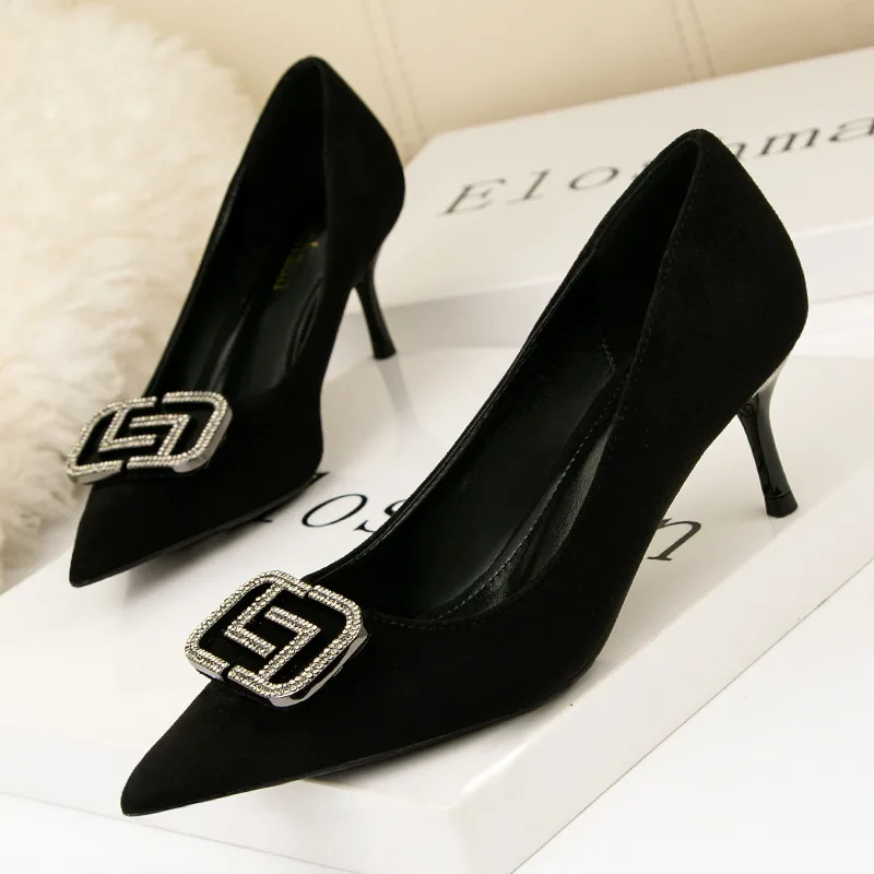 

2022 Autumn Fashion Crystal Buckle Women Pumps Pointy Toe Solid Flock High Heels Shoes Black Nude Ladies Sexy Party Dress Shoes